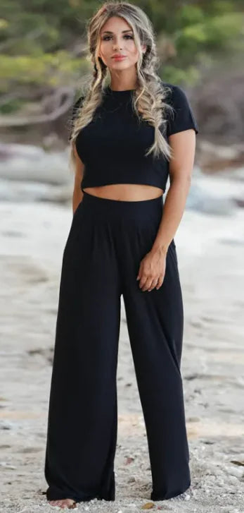 The Effortless Ensemble: Korte Mouwen T-shirt & Broek Tweedelige Set -Ninaz